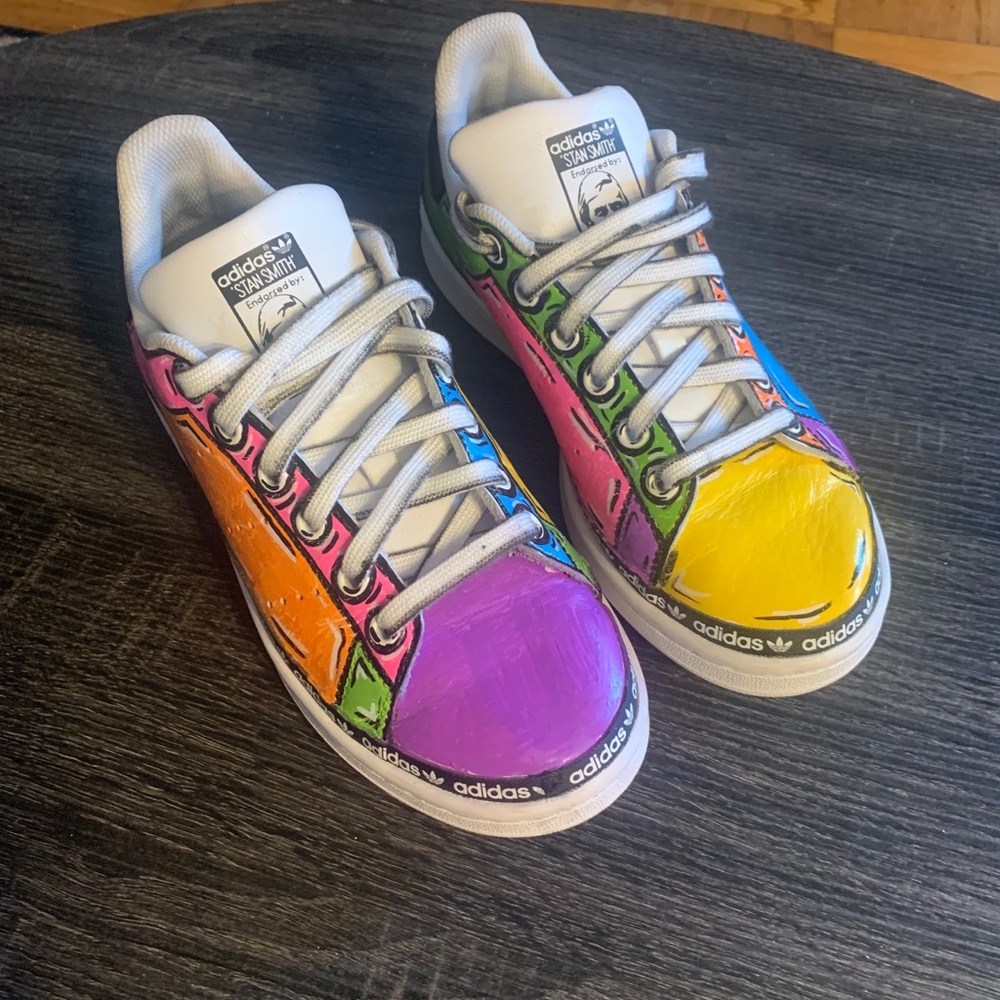 Custom made all sizes. Vans and Stan Smiths only.